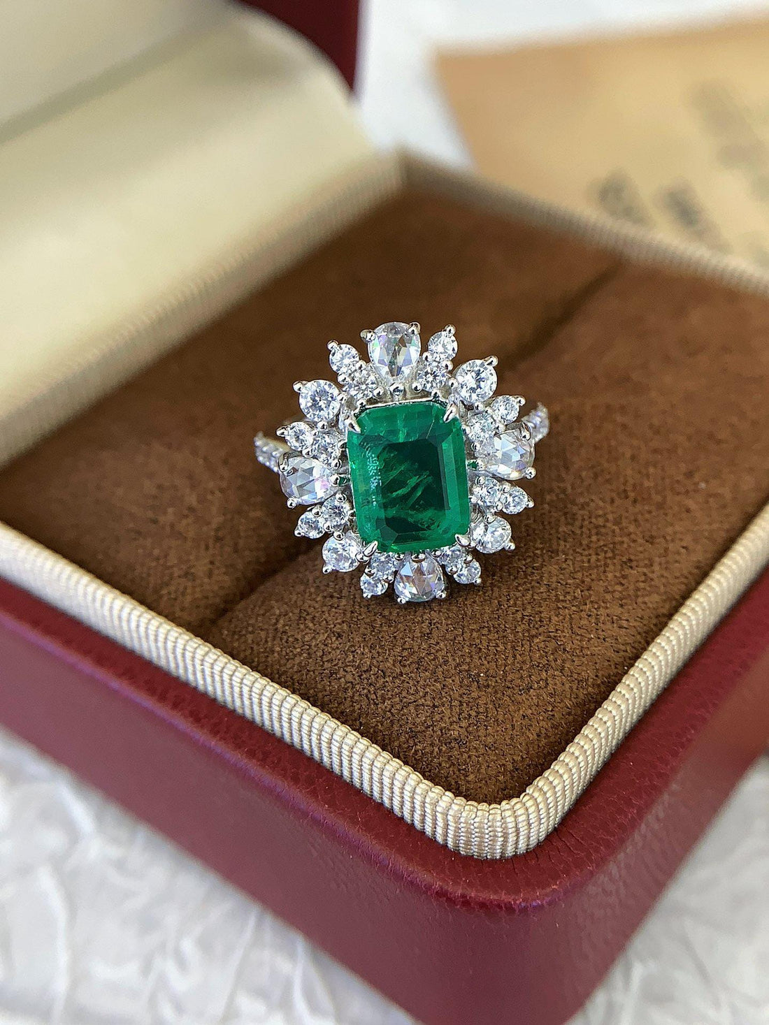 Emerald Allure — Green Gemstone Ring · Vintage Diamond Halo, White Gold