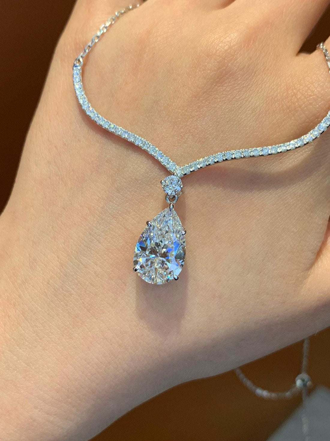 The Teardrop That Never Falls — Pear Diamond Pendant · 14K Gold Bridal