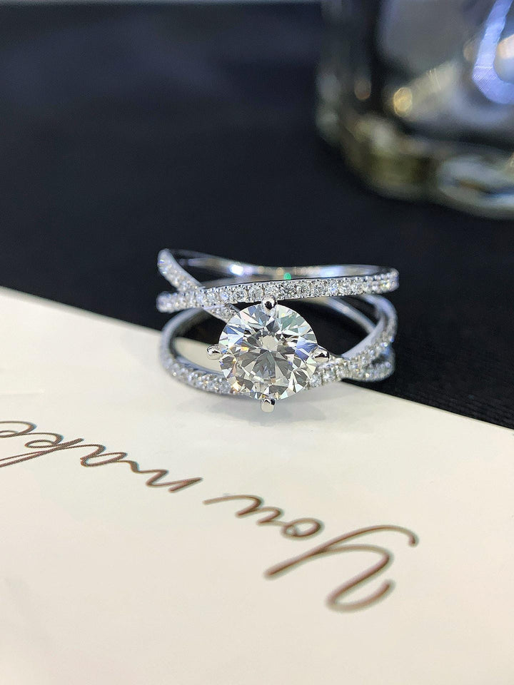 Split the Light — Round CVD Diamond Ring · 14K White Gold Split Shank