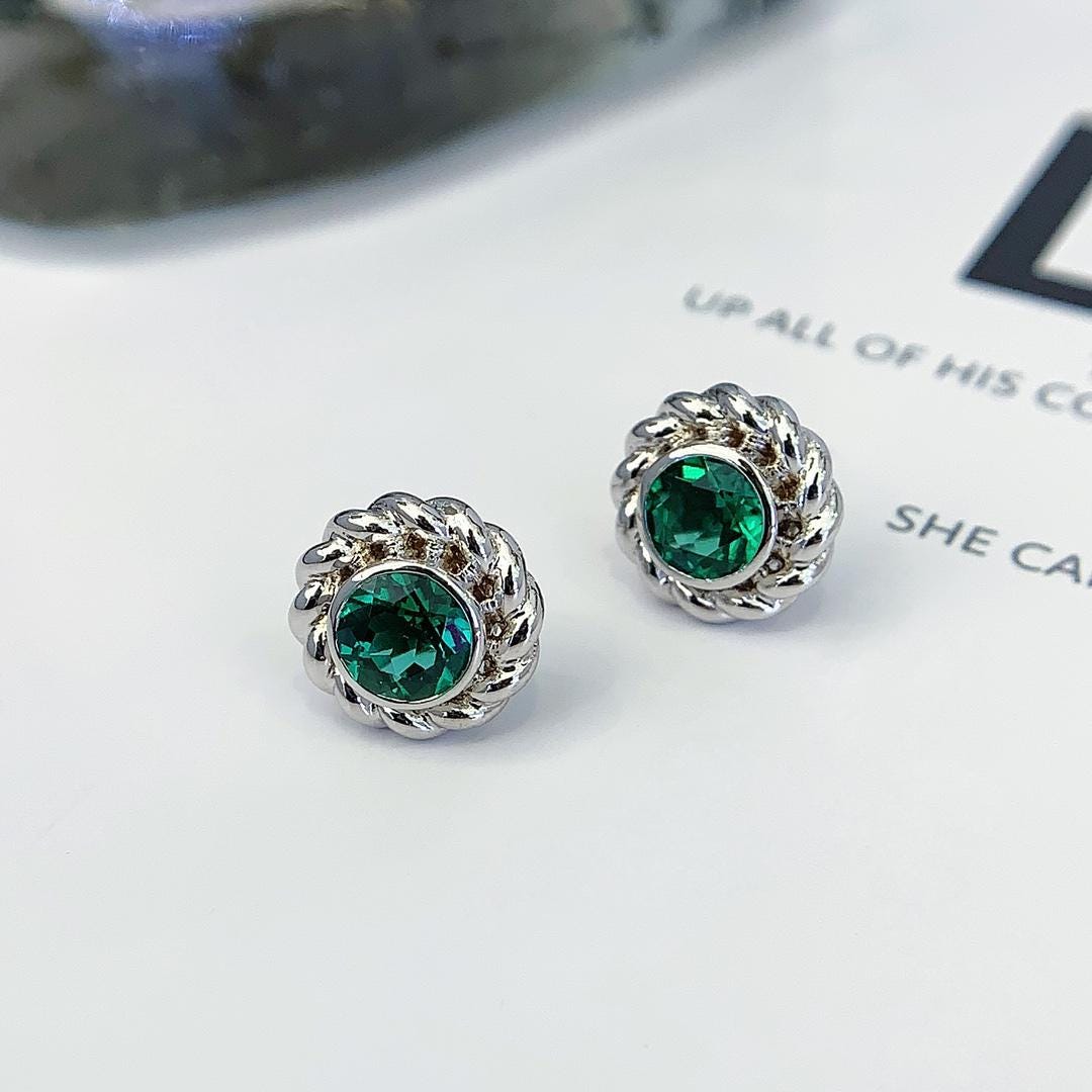 Vintage Green Revisited — Emerald Halo Studs · Rope Silver Frame