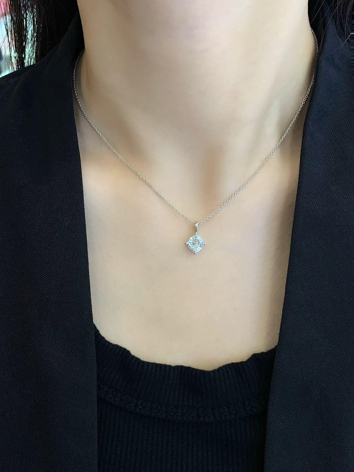 The Baguette at the Neckline — CVD Diamond Pendant · Gold or Silver Chain