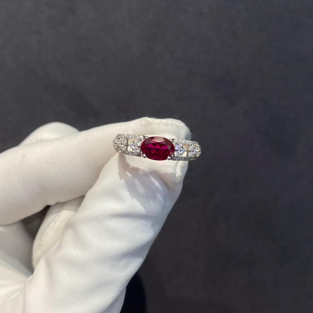 The Heirloom She'll Create — Oval Ruby & Diamond Pavé Ring · Gold/Platinum